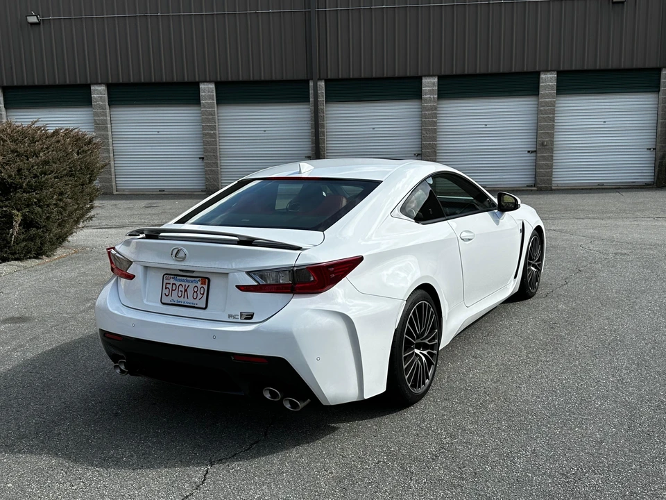2019 Lexus RC F - Image 12 of 31