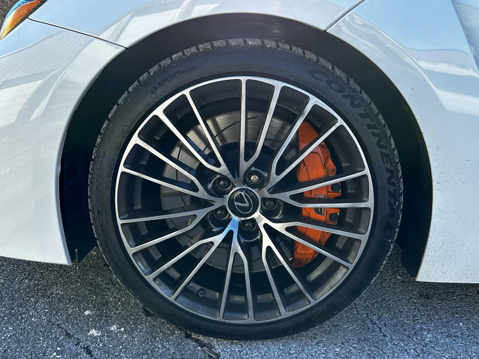 2019 Lexus RC F - Image 29 of 31