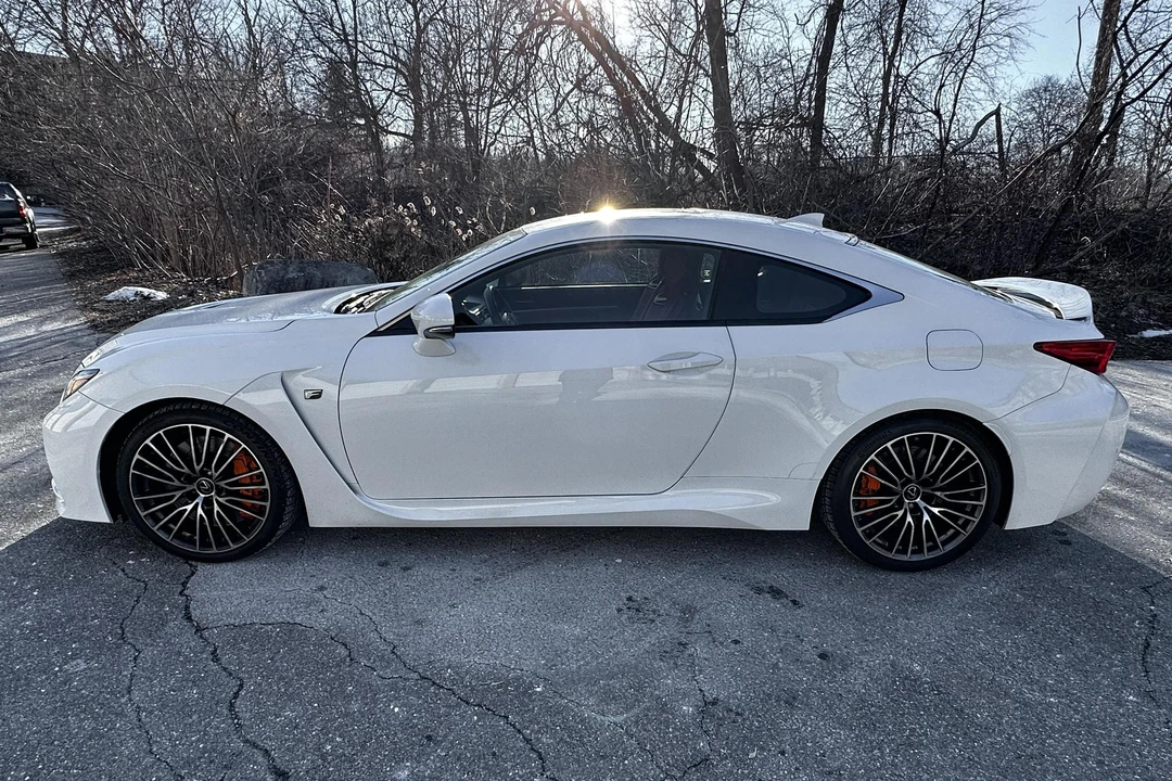 2019 Lexus RC F - Image 3 of 31