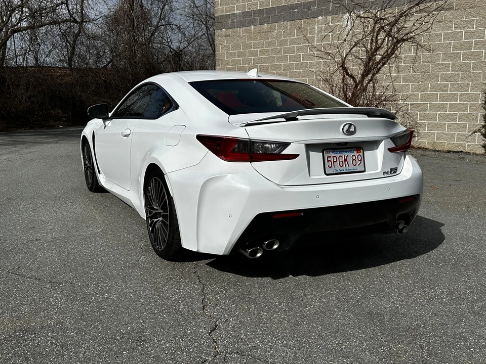 2019 Lexus RC F - Image 9 of 31