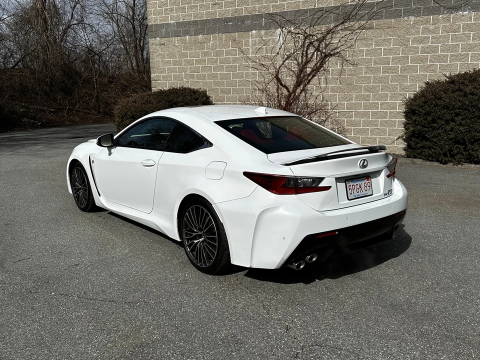 2019 Lexus RC F - Image 8 of 31