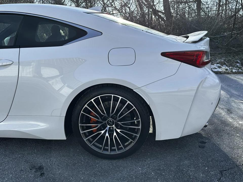 2019 Lexus RC F - Image 22 of 31