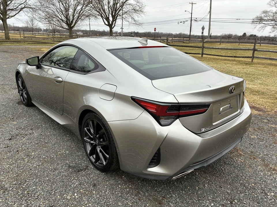 2019 Lexus RC F - Image 7 of 31