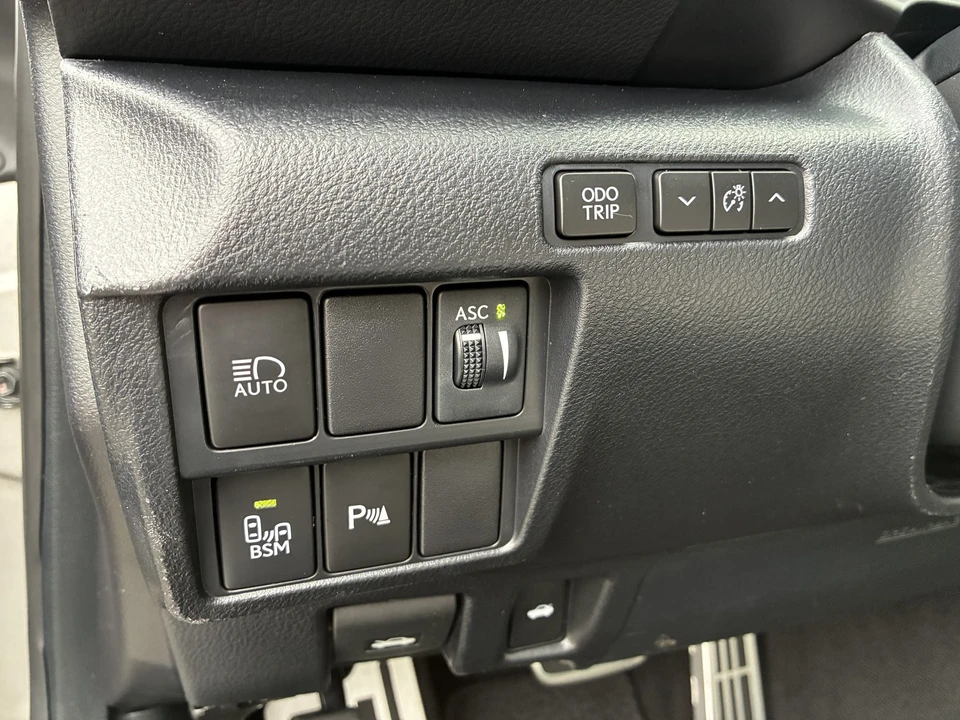 2019 Lexus RC F - Image 25 of 31