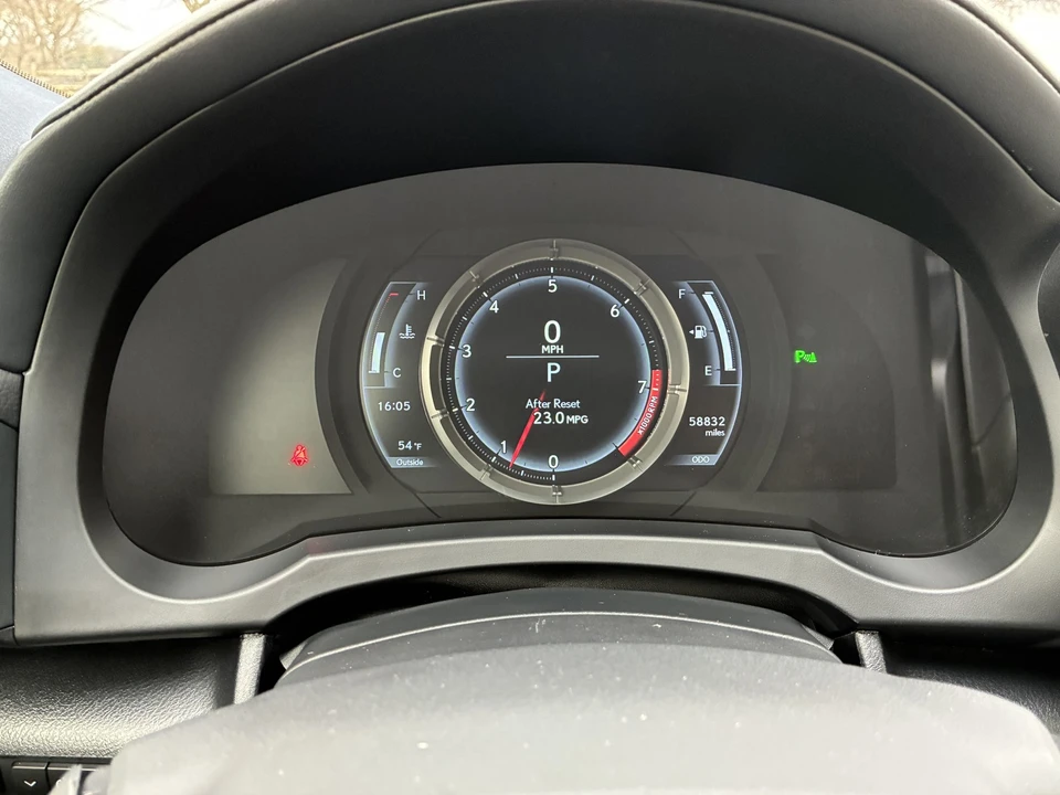 2019 Lexus RC F - Image 19 of 31