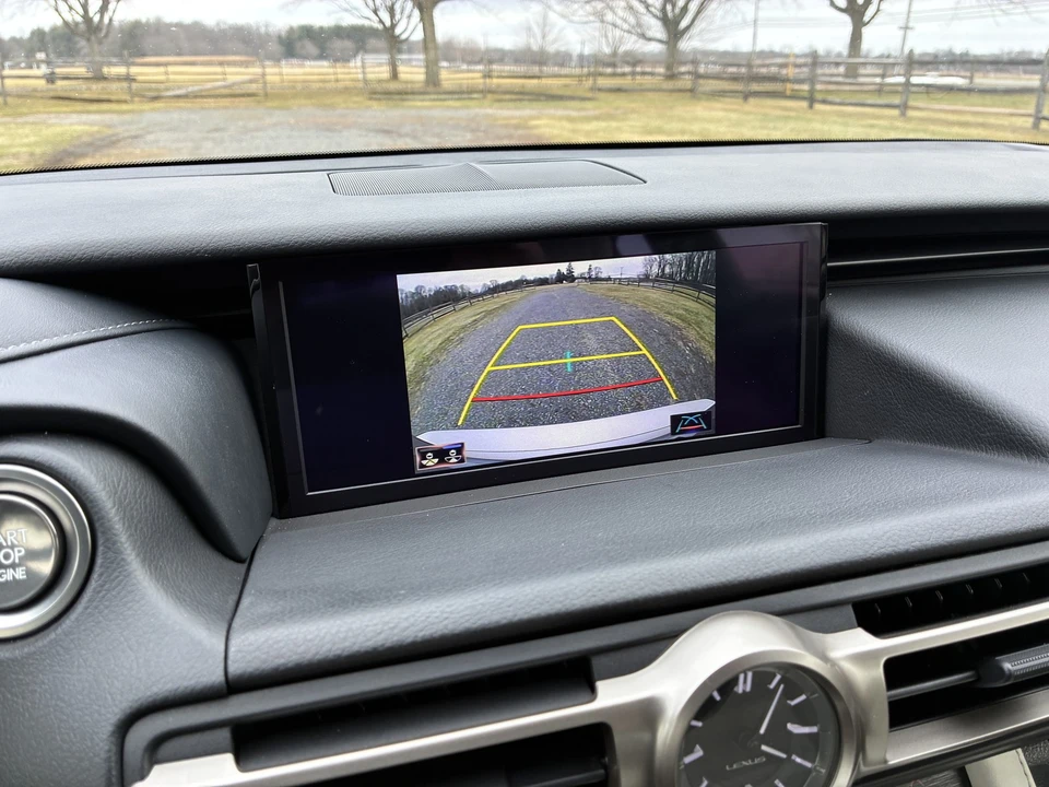 2019 Lexus RC F - Image 22 of 31