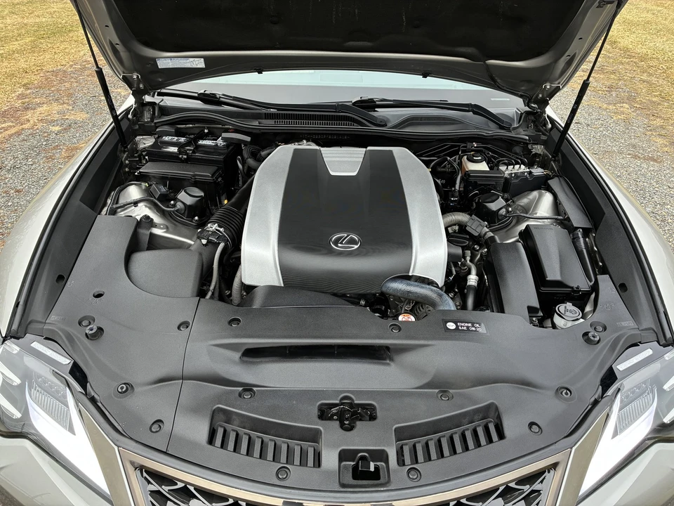 2019 Lexus RC F - Image 10 of 31