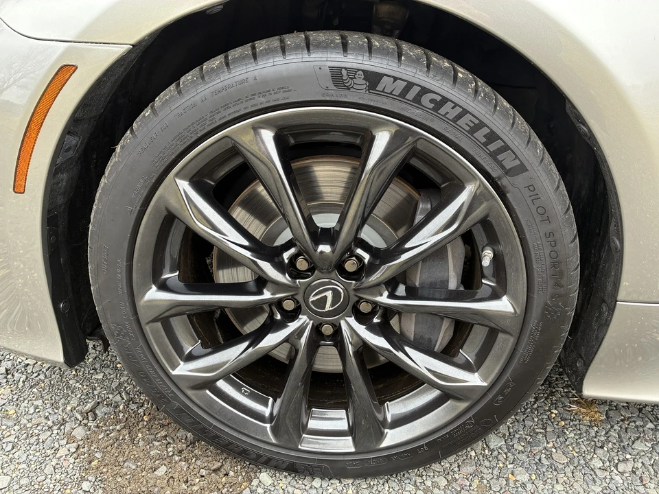 2019 Lexus RC F - Image 26 of 31