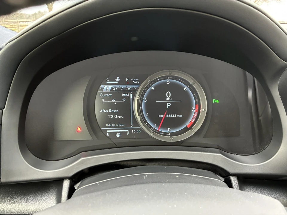 2019 Lexus RC F - Image 20 of 31
