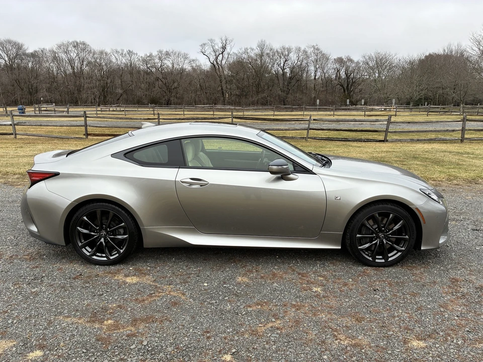 2019 Lexus RC F - Image 4 of 31