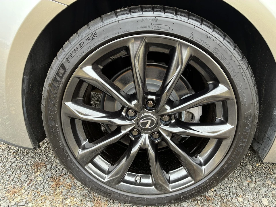2019 Lexus RC F - Image 30 of 31