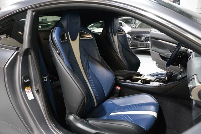 2019 Lexus RC F - Image 29 of 31
