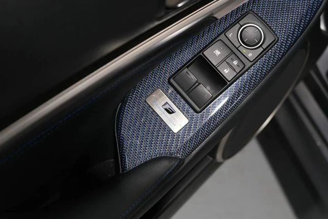2019 Lexus RC F - Image 21 of 31