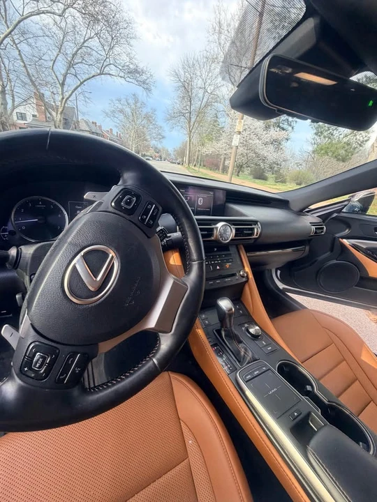 2019 Lexus RC - Image 4 of 6