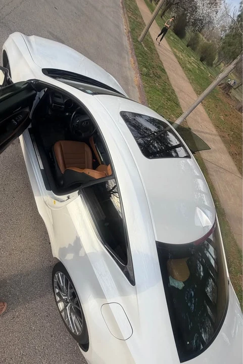 2019 Lexus RC - Image 2 of 6