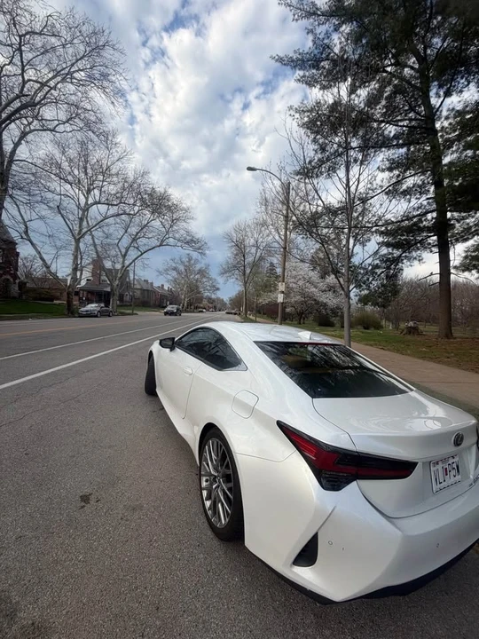 2019 Lexus RC - Image 5 of 6