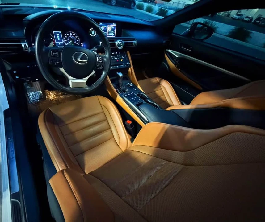 2019 Lexus RC - Image 7 of 8