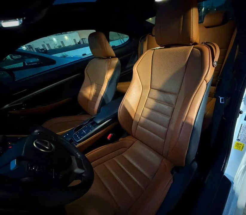 2019 Lexus RC - Image 8 of 8