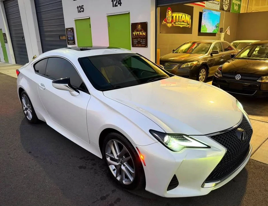 2019 Lexus RC - Image 3 of 8