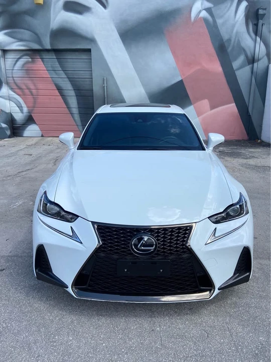 2019 Lexus RC - Image 2 of 13