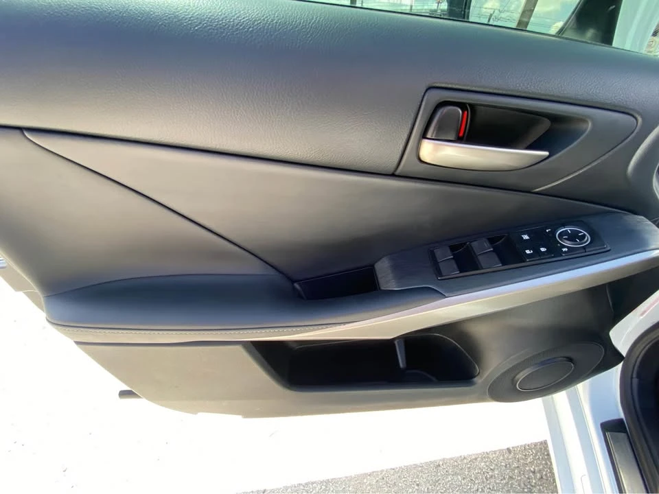 2019 Lexus RC - Image 11 of 13