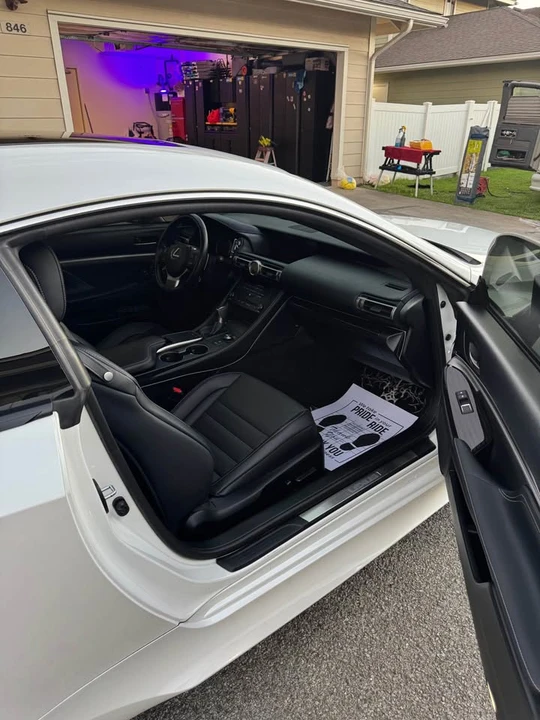 2019 Lexus RC - Image 2 of 6