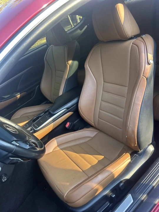 2019 Lexus RC - Image 5 of 10