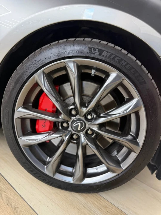 2019 Lexus RC - Image 5 of 20