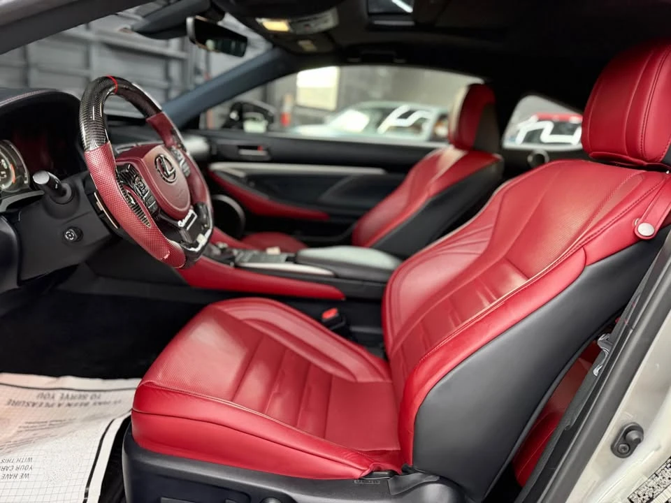 2019 Lexus RC - Image 16 of 20