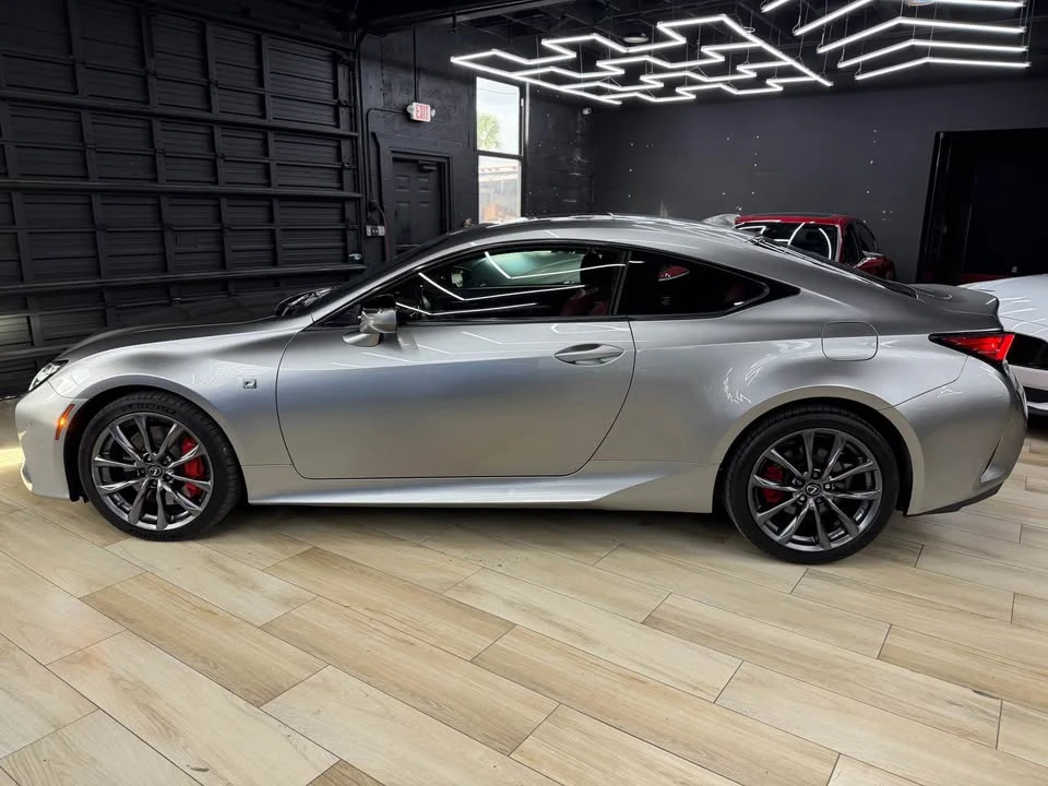 2019 Lexus RC - Image 12 of 20