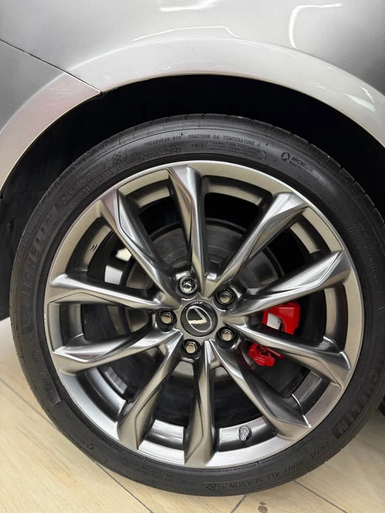 2019 Lexus RC - Image 6 of 20