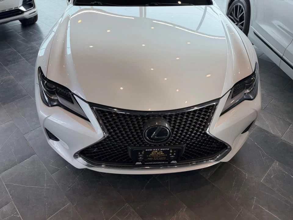 2019 Lexus RC - Image 2 of 9