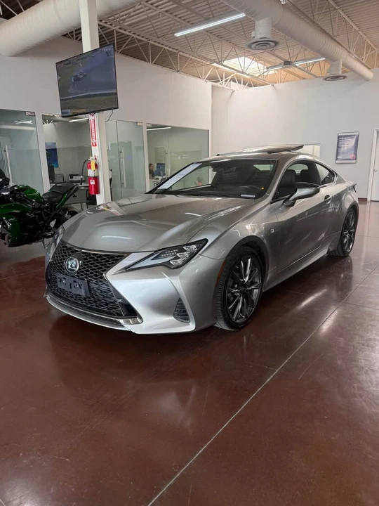 2019 Lexus RC - Image 4 of 9