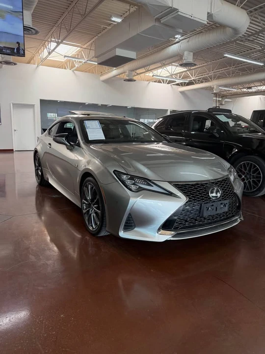 2019 Lexus RC - Image 2 of 9