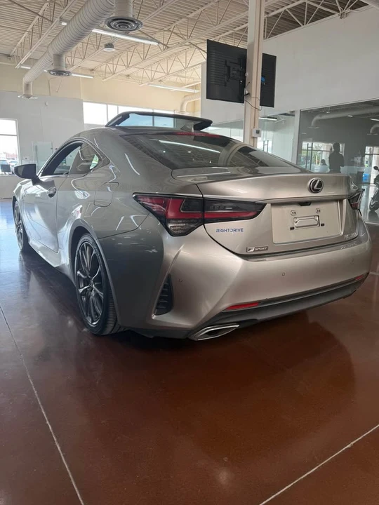 2019 Lexus RC - Image 6 of 9