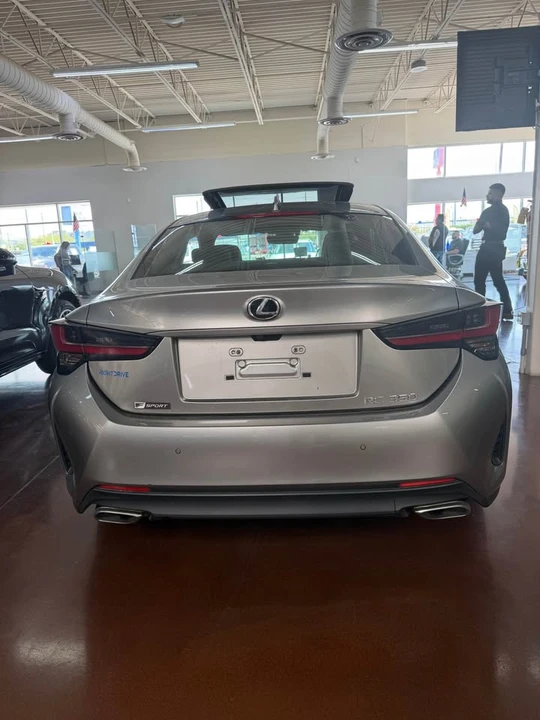 2019 Lexus RC - Image 5 of 9