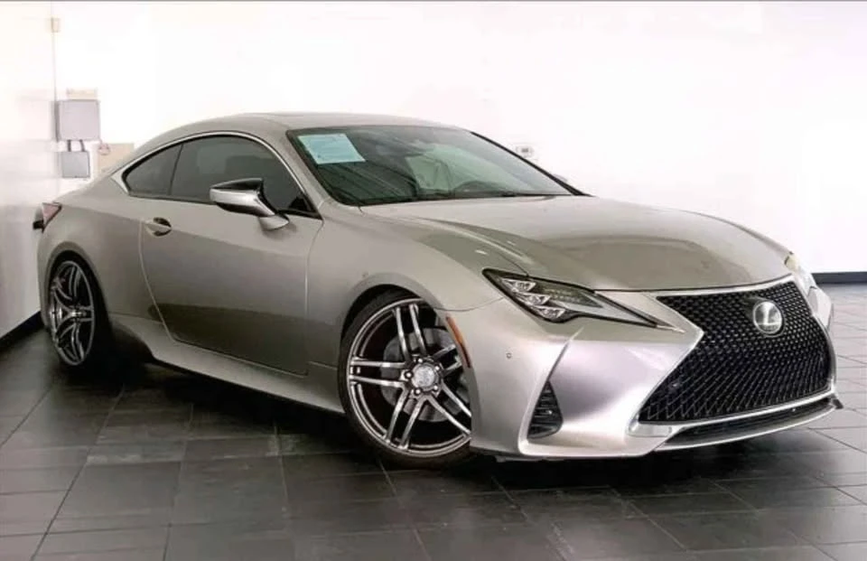 2019 Lexus RC - Image 2 of 13