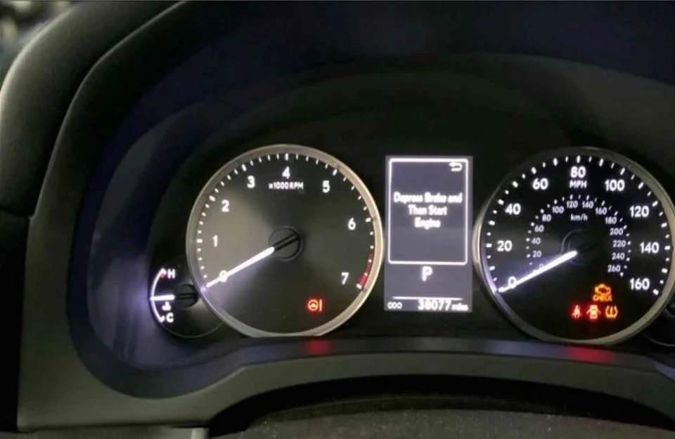 2019 Lexus RC - Image 8 of 13