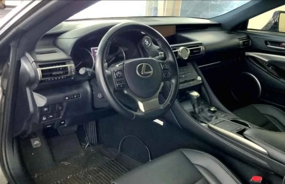2019 Lexus RC - Image 7 of 13