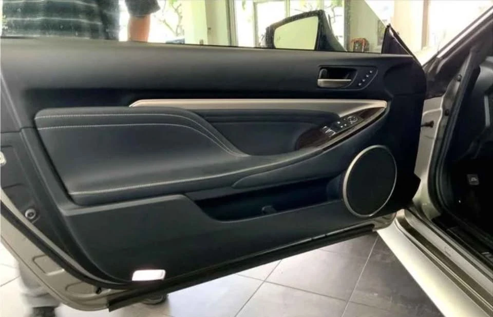 2019 Lexus RC - Image 10 of 13