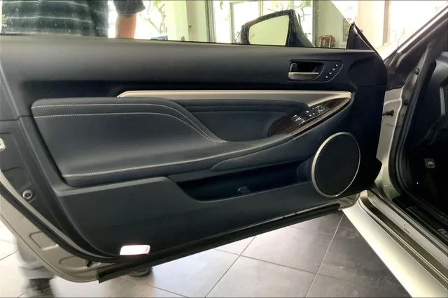 2019 Lexus RC - Image 4 of 12