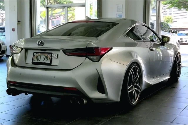 2019 Lexus RC - Image 8 of 12