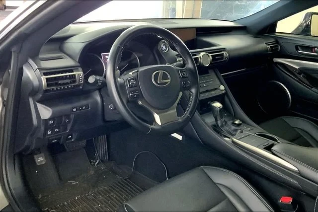 2019 Lexus RC - Image 5 of 12