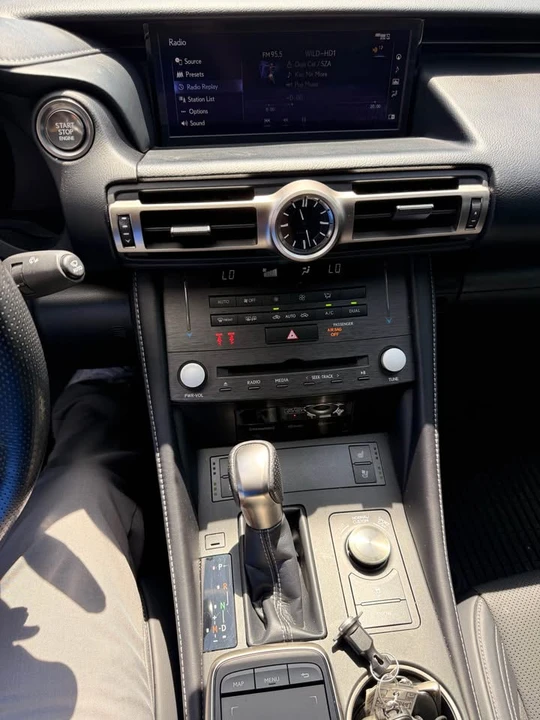 2019 Lexus RC - Image 11 of 11