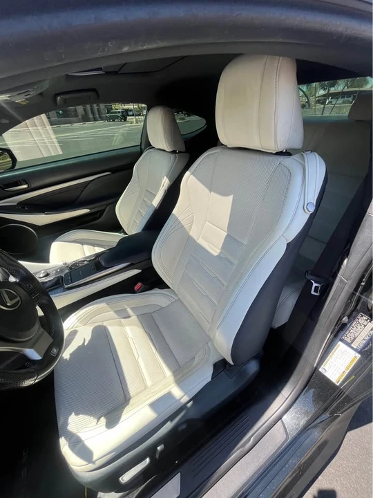 2019 Lexus RC - Image 8 of 11