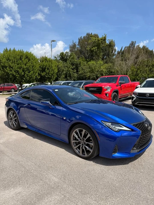 2019 Lexus RC - Image 2 of 11