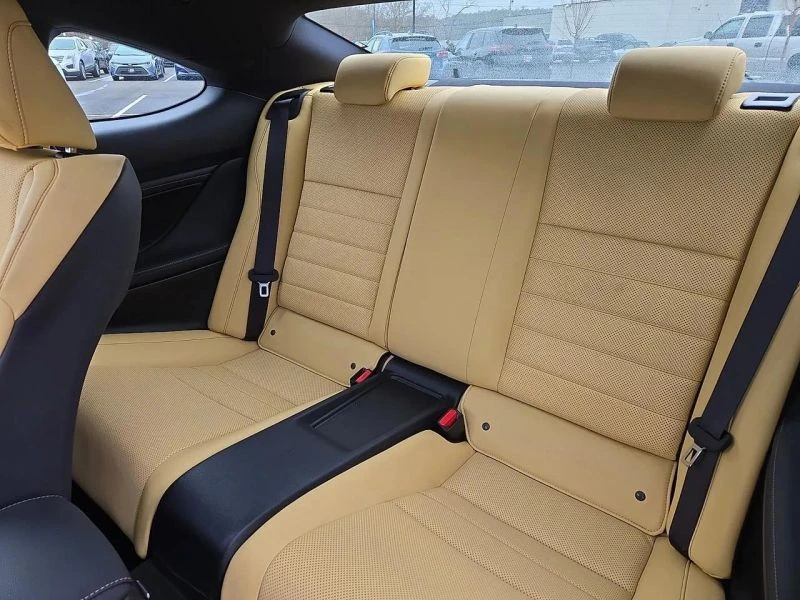 2019 Lexus RC - Image 9 of 12
