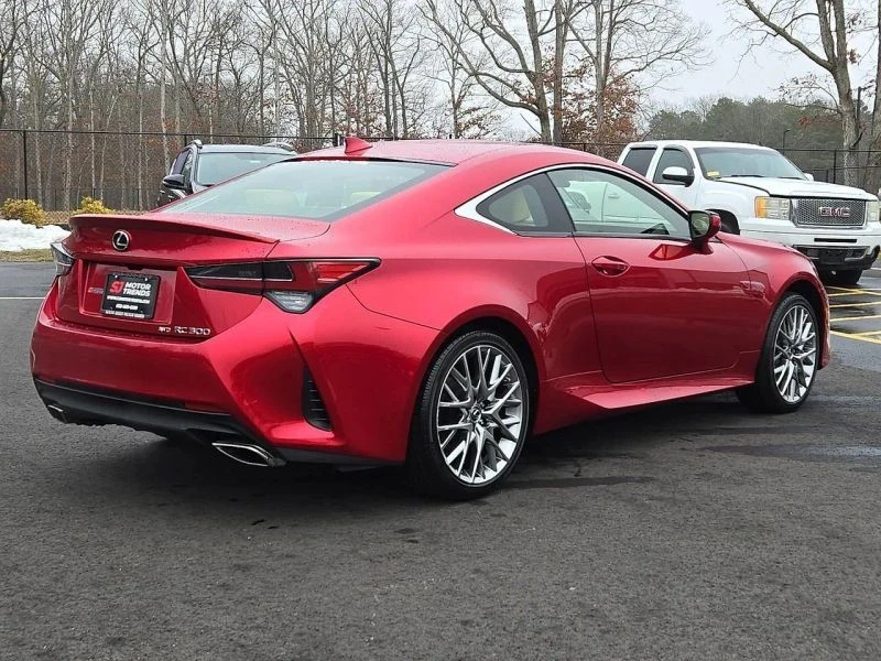 2019 Lexus RC - Image 6 of 12