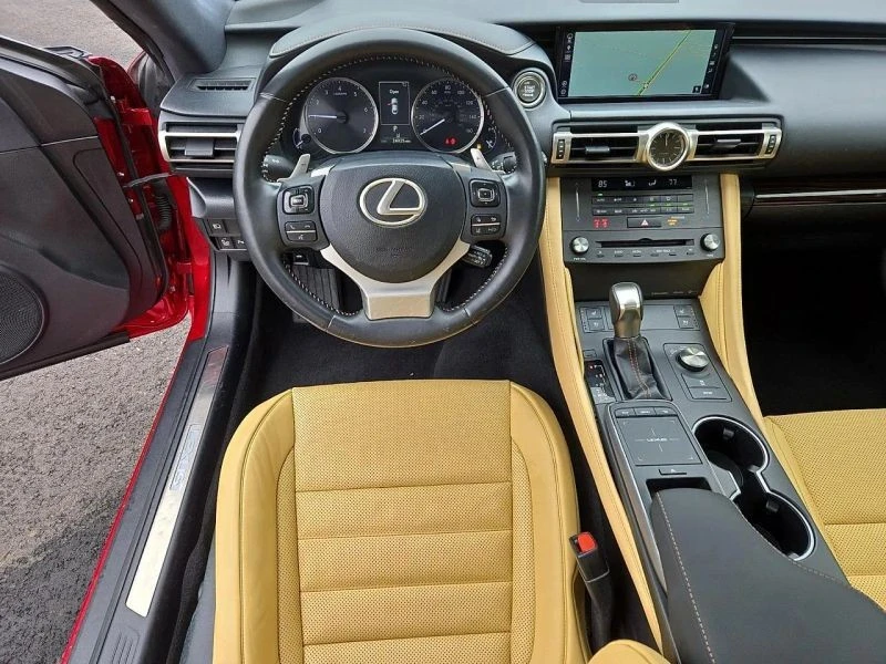 2019 Lexus RC - Image 10 of 12