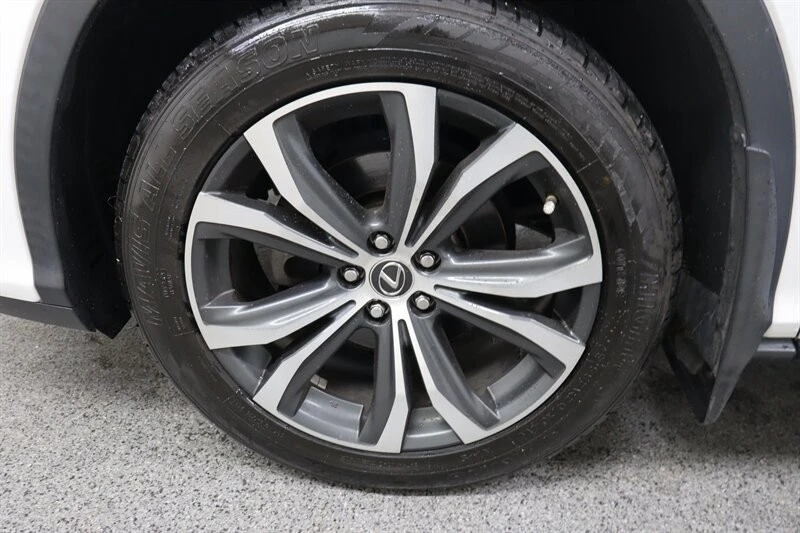 2019 Lexus RC - Image 31 of 31